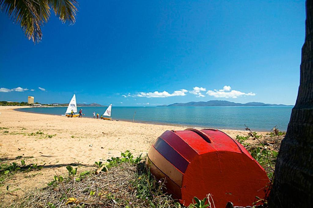 Beach House Motel Townsville Zewnętrze zdjęcie